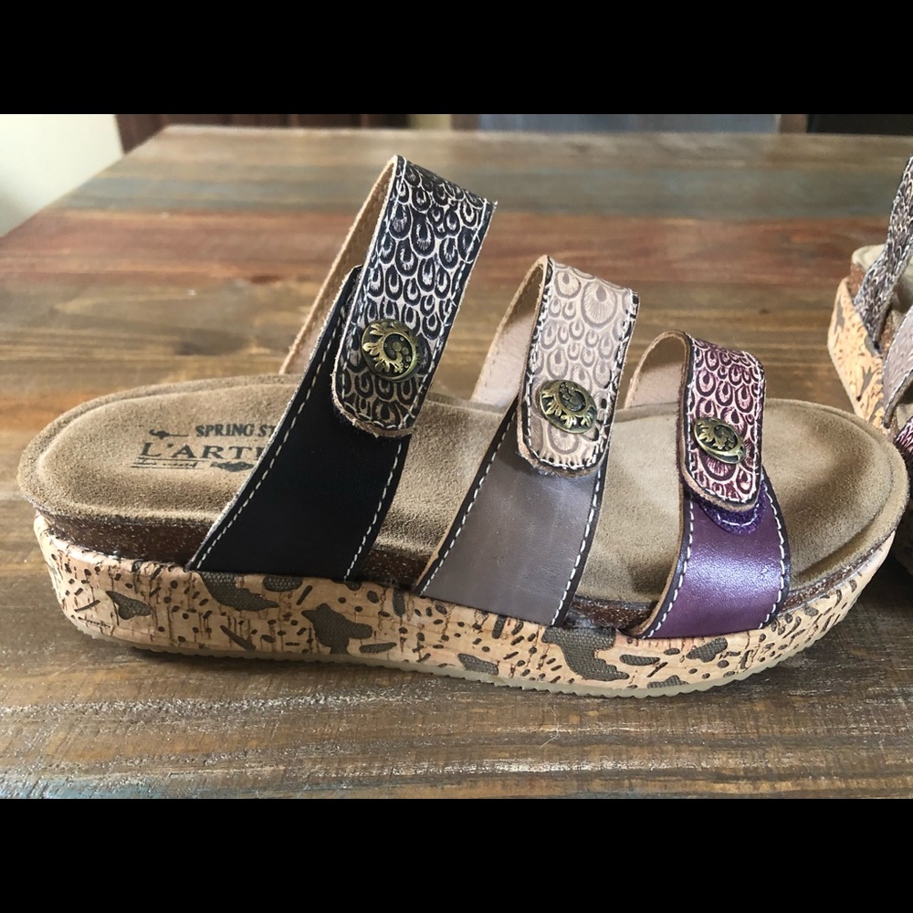 NWOT L'Artiste Slide Sandals 37